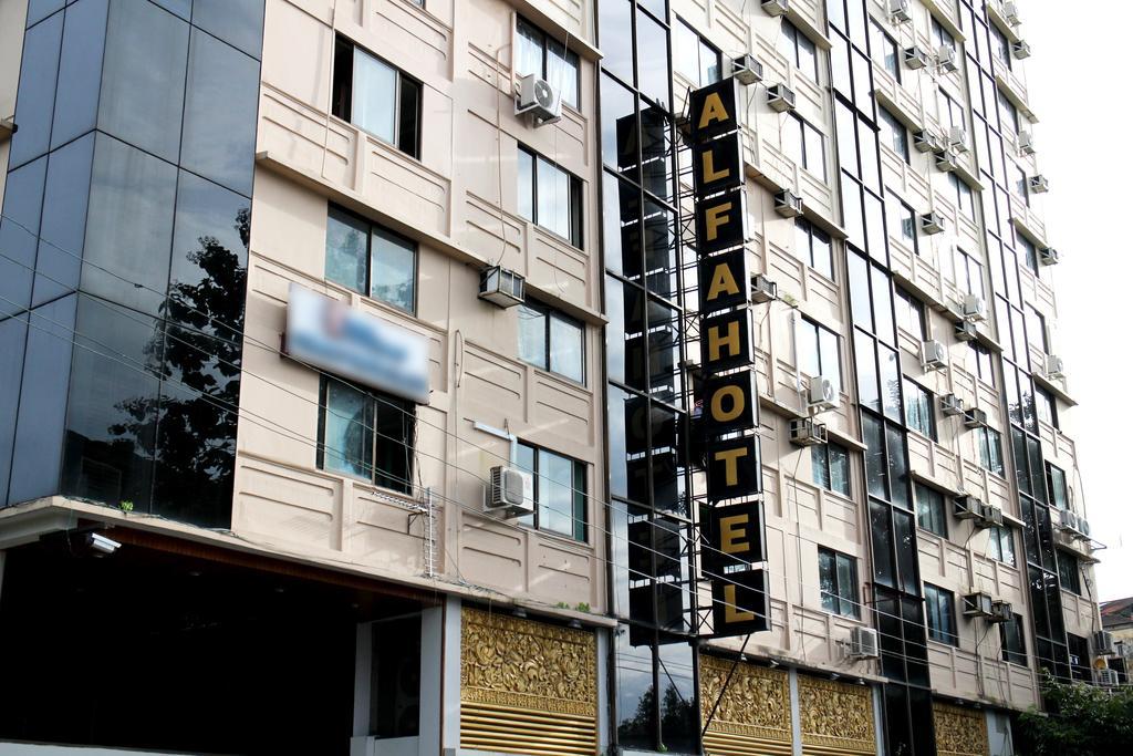Alfa Hotel Янгон Екстер'єр фото