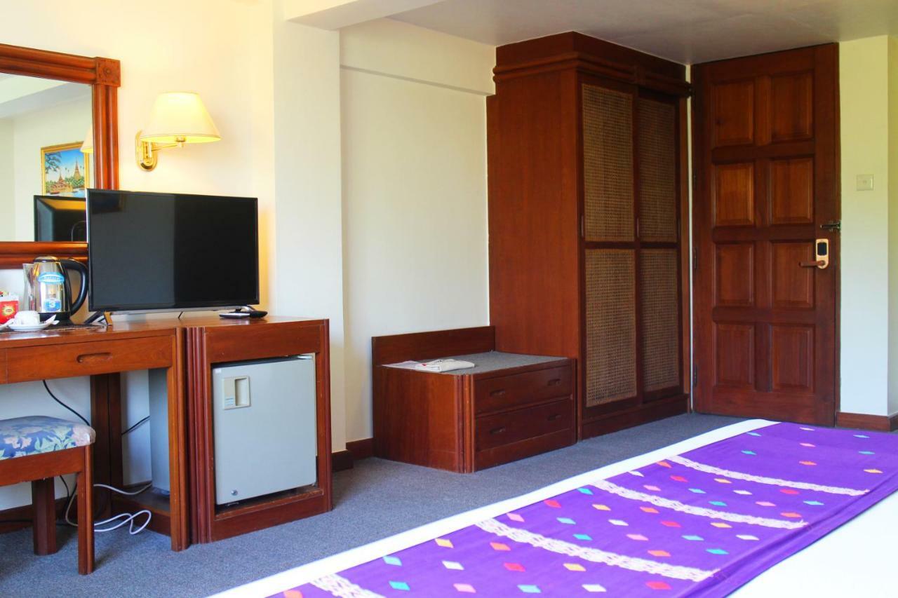 Alfa Hotel Янгон Екстер'єр фото